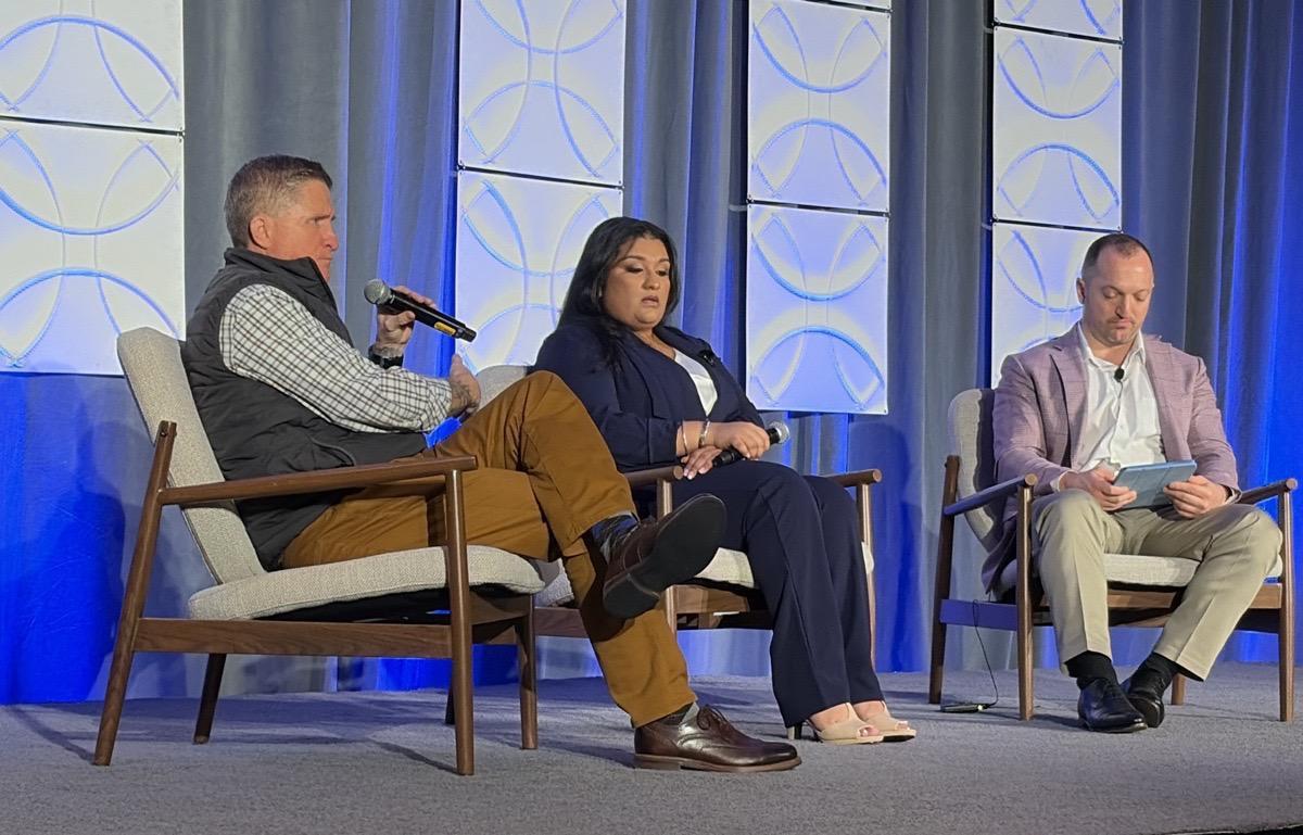 『high volume, low risk』という明確な基準をもってAIへのタスクを選定していたと語るRampertab氏