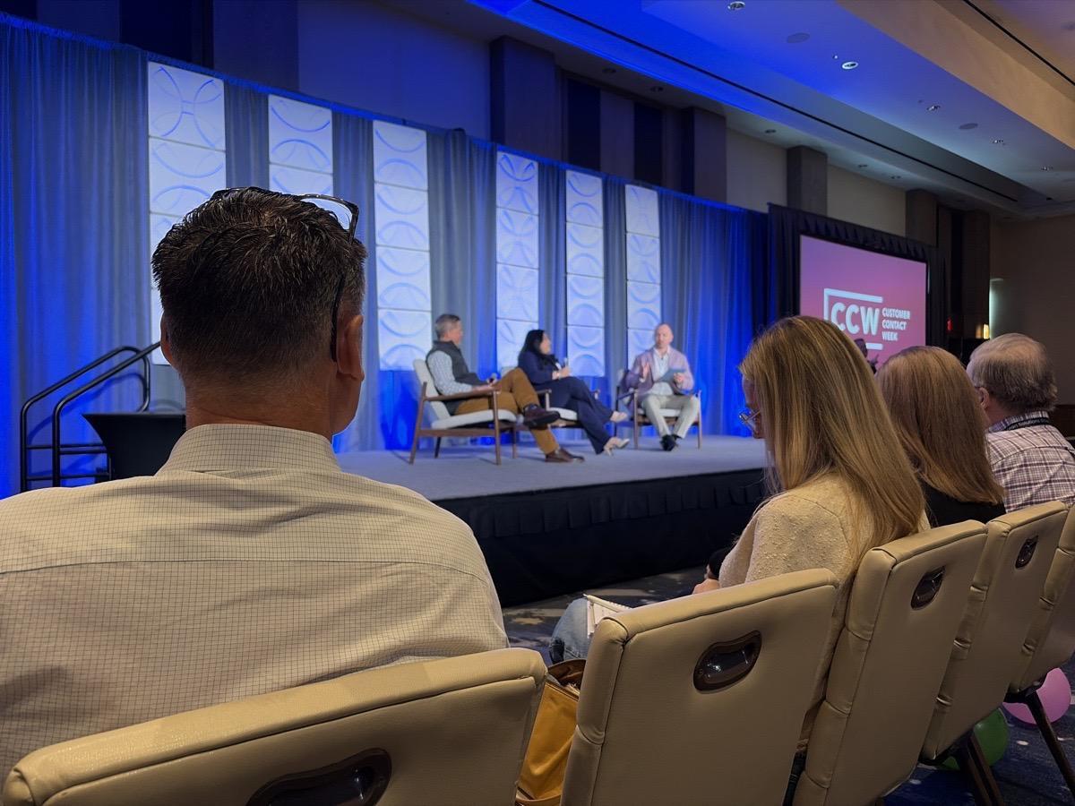 AIの対応に顧客は必ずしも満足するわけではないと語る登壇者